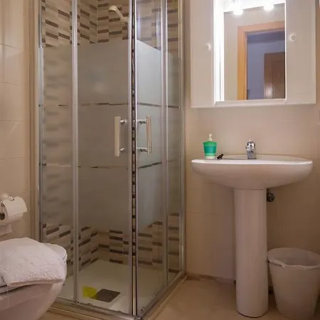 ゲストハウス El Convent De 3*