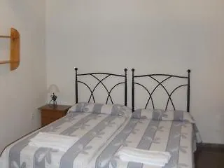 蒙卡达埃尔修道院旅馆 招待所 3*